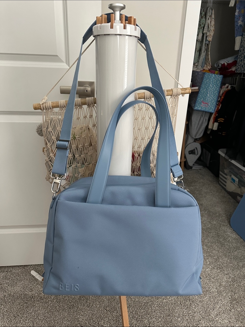 BEIS DUFFLE BAG IN DUSTY BLUE